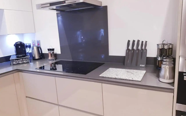 Chiswick Park Apartments, Chiswick, West London