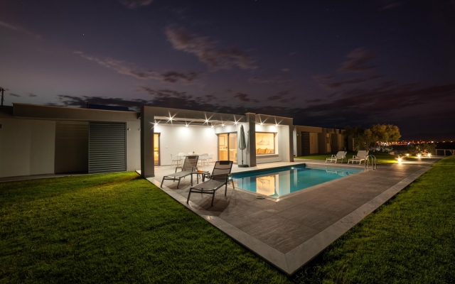 Merelia Luxury Villas - Olivia with Heated Pool