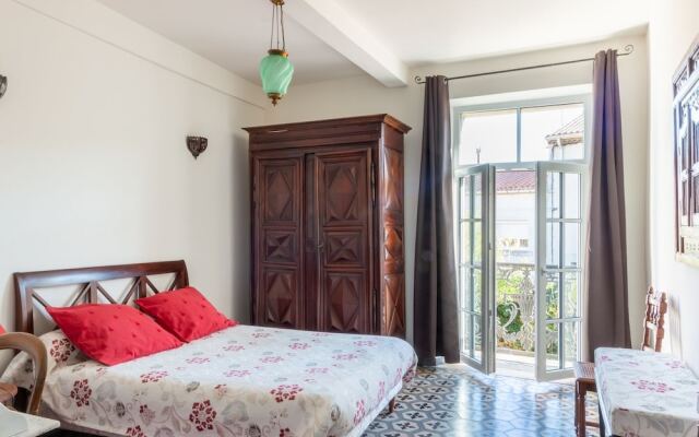 Elegant Holiday Home in Olonzac With Private Swimming Pool