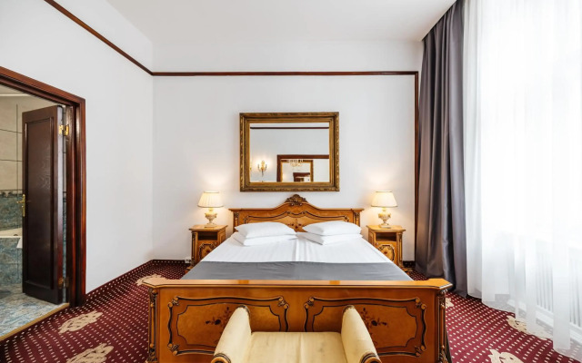 Hotel Imparatul Romanilor