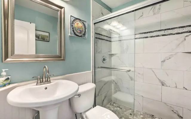 Bradenton Home w/ Beautiful Yard: 4 Mi to Downtown