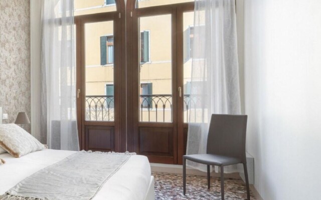 Accademia Charm Apartment n 2 2 - Locz
