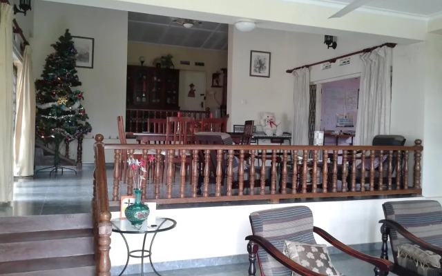 Kandy Hill Breeze ( Home Stay)