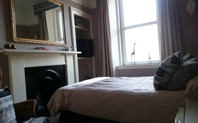 Albert Hotel