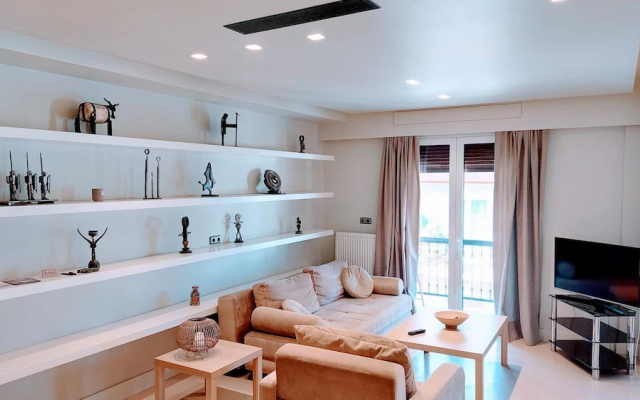 Luxurious Minimal Apartment in Acropolis