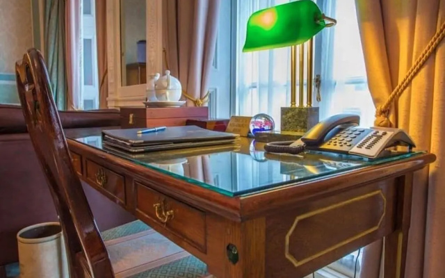 London Elizabeth Hotel
