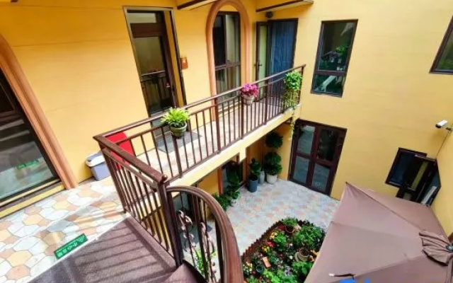 Man xing Xiang Homestay – Outside – Yining