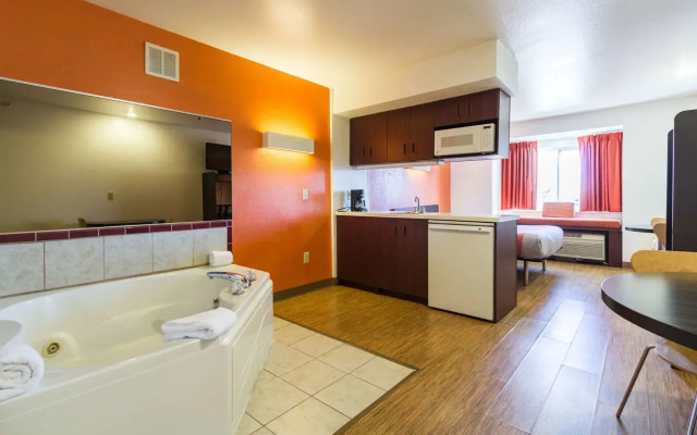 Motel 6 Huron, OH - Sandusky