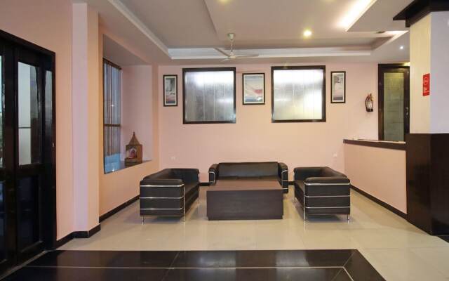 OYO 4754 Hotel Center Point
