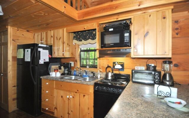 Sleepy Creek - Creekside Escape