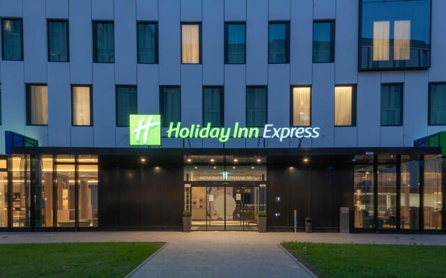 Holiday Inn Express Düsseldorf – Hauptbahnhof, an IHG Hotel