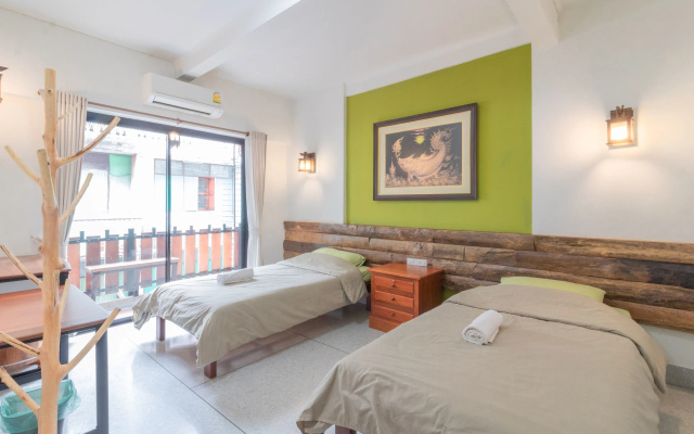Banthat Thong Hostel – Guest Rooms – Bangkok
