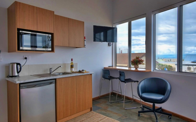 Cloudscape Apartment No 2