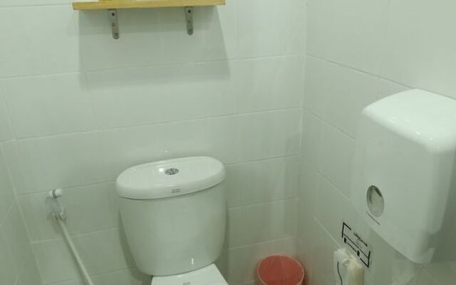 Seatz station Hostel Female only