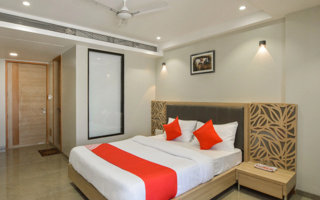 OYO Flagship 19307 Hotel Season Choice