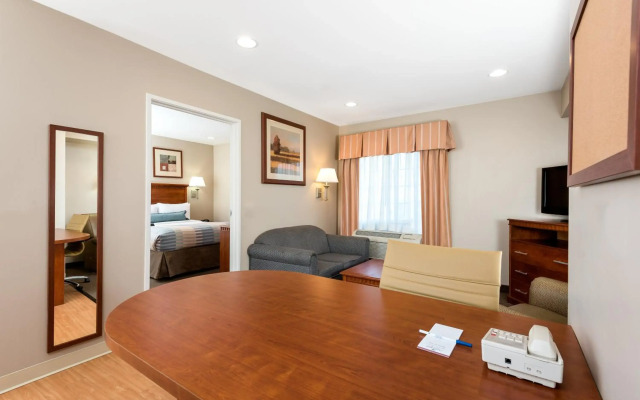 Candlewood Suites LAX Hawthorne by IHG