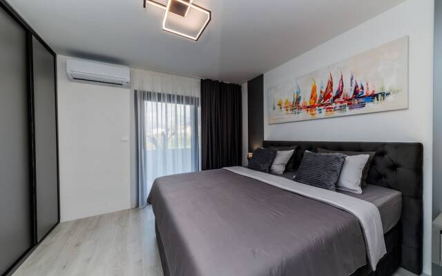 Modern Luxury Apartment Ivana, With two Patios