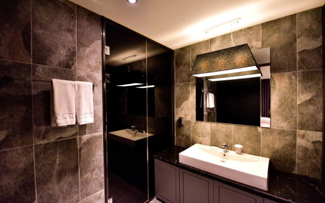 Golden Business Hotel