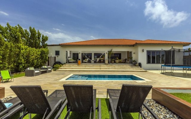 Villa Sophie Privatepool 5 Minutes From the Beach