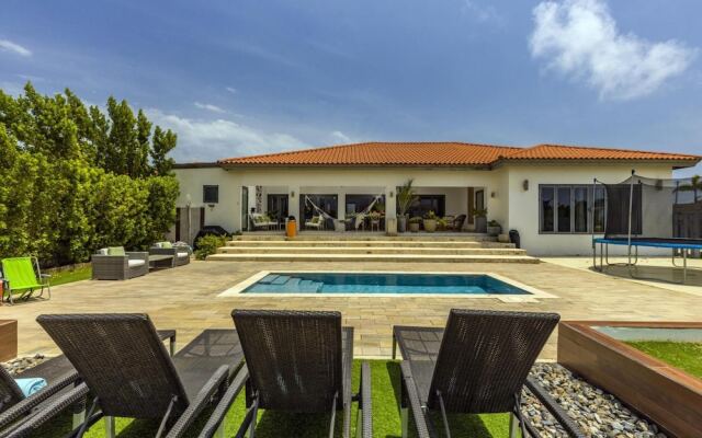 Villa Sophie Privatepool 5 Minutes From the Beach