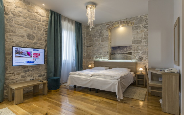 Tifani Luxury Rooms