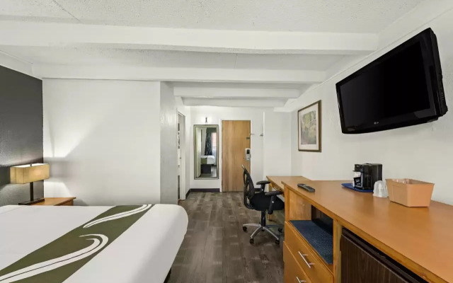 Quality Inn & Suites near I-480 and I-29