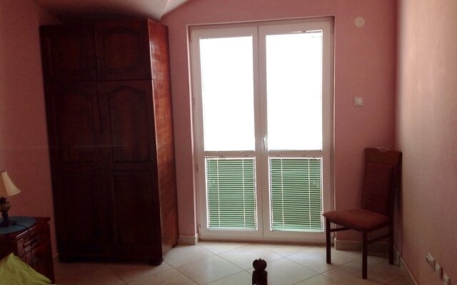 Apartment With 2 Bedrooms in Tivat, With Wonderful Mountain View, Furn