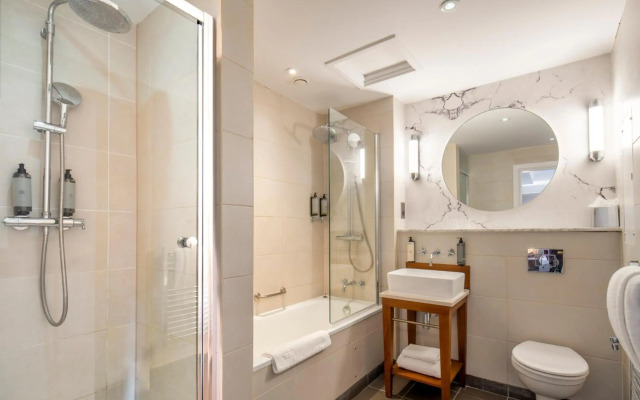 London Chigwell Prince Regent Hotel, BW Signature Collection