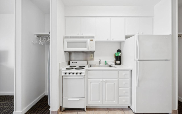 Beach Tower Beachfront Hotel, a By The Sea Resort