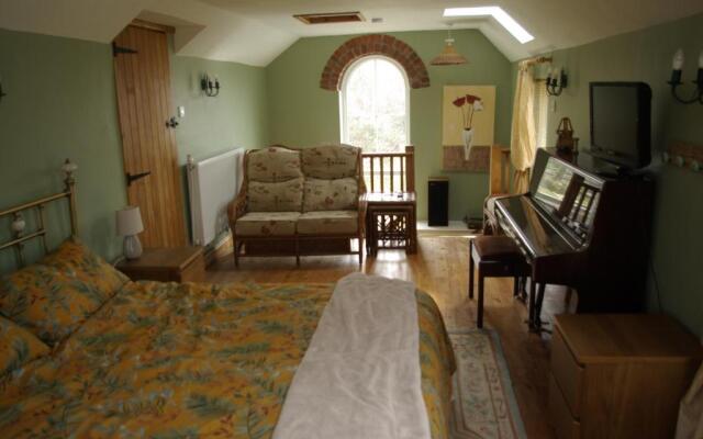 Rural retreat, central location, close to beaches