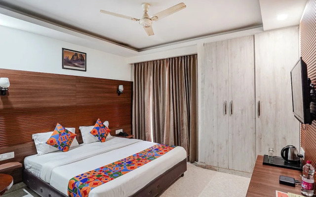 Fabhotel Grace Inn