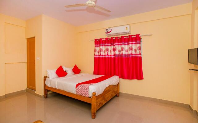 OYO 25032 Seven Hills Guestline