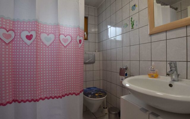 Cosy Holiday Home in Am Salzhaff by the Sea