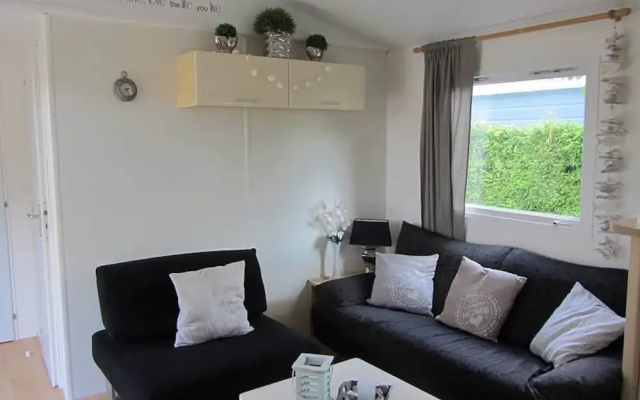 Captivating Chalet with Microwave near Wadden Sea