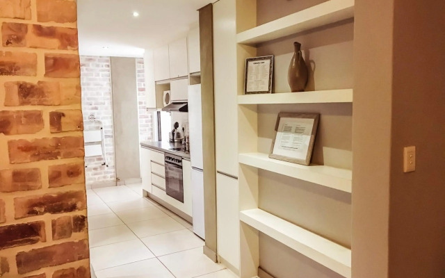 Elegant Apartment at Grove Mall