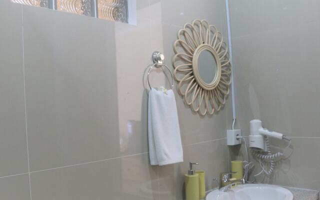 Esperanza Luxury Inn Hotel