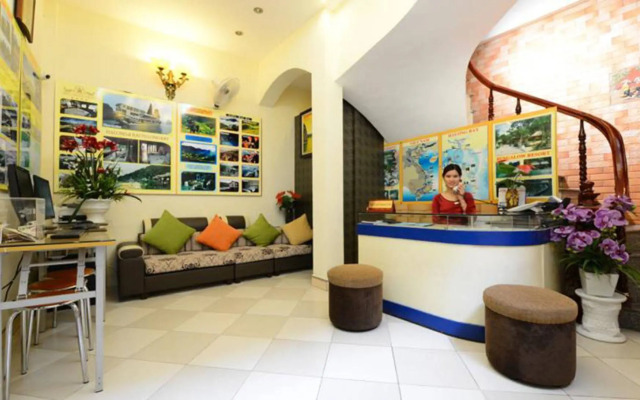 Holiday Lakeview Hotel