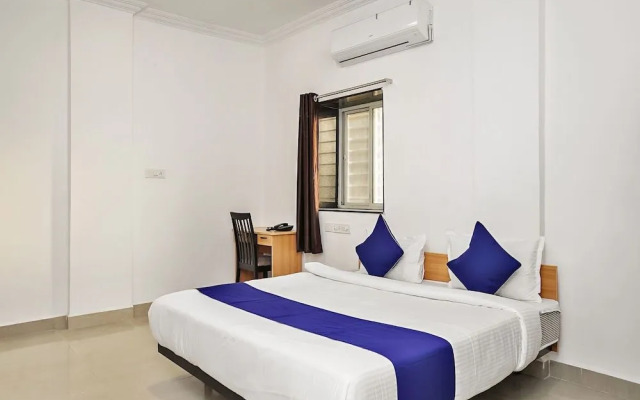 OYO 19530 SilverKey Vishrantwadi
