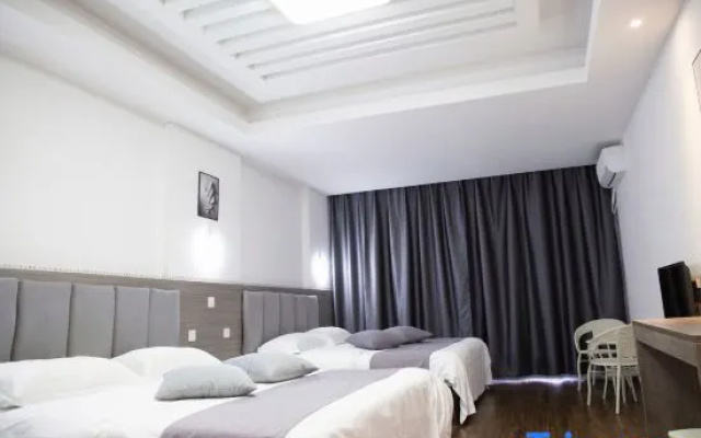 Jinchengyuan Hotel (Star Night Market)