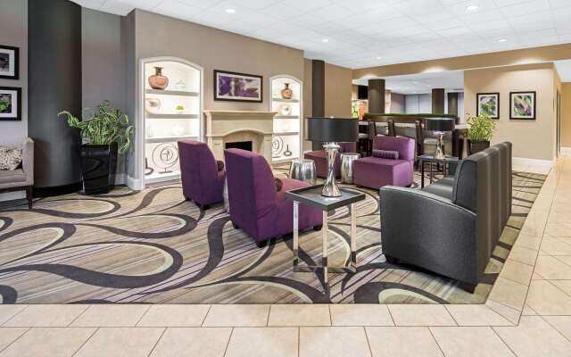 La Quinta Inn & Suites by Wyndham Buena Park