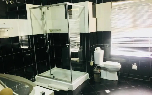 Le Paris Continental Hotel