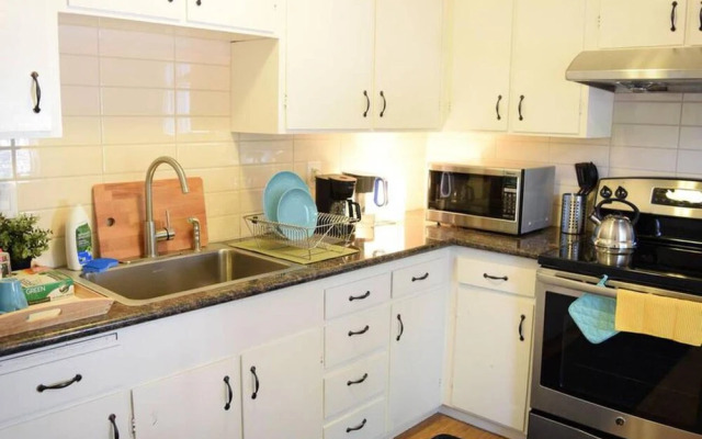 Modern 2BR Apartment - Close to Silicon Valley