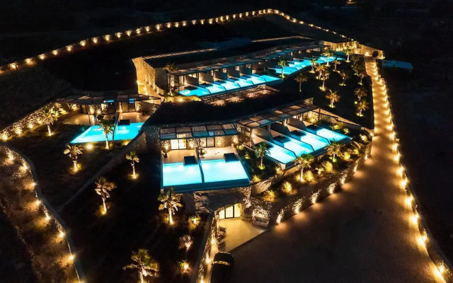 Ftelia Black Villas