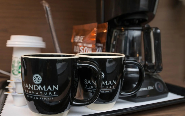Sandman Signature Calgary Airport Hotel