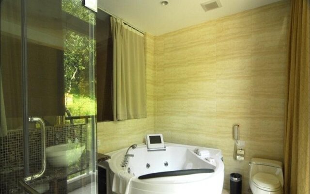 West Lake Hillview International