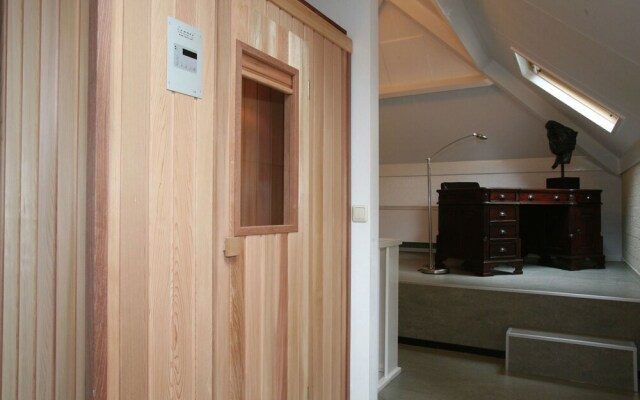 Design House With Fireplace at Bedafse Bergen