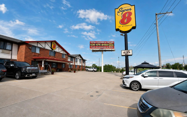 Super 8 by Wyndham Warrenton