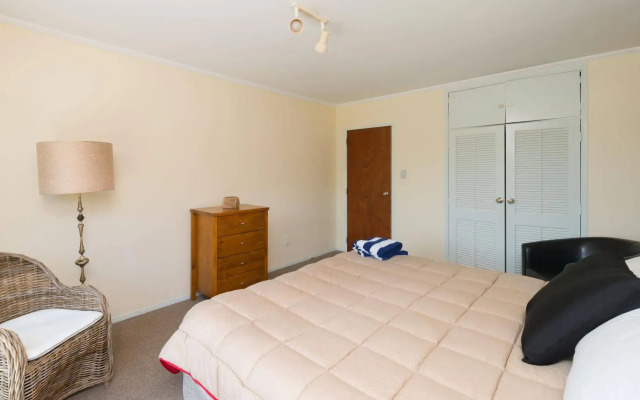 Waitangi Beach House