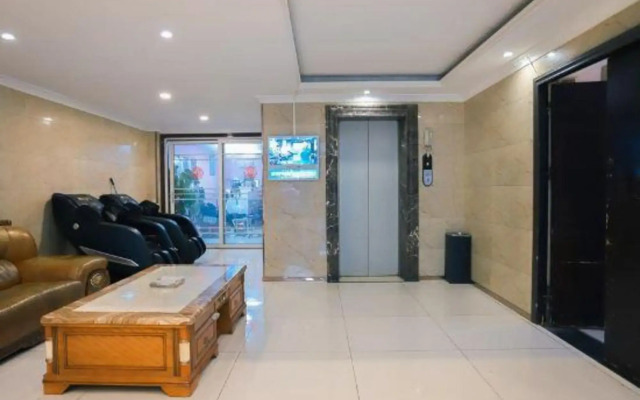Tuwo Holiday Hotel (Guiyang Railway Station Shachong Road Subway Station)