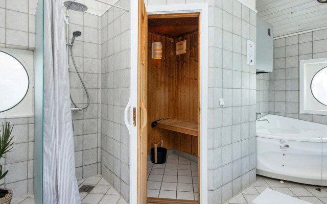 6 Person Holiday Home in Ebeltoft